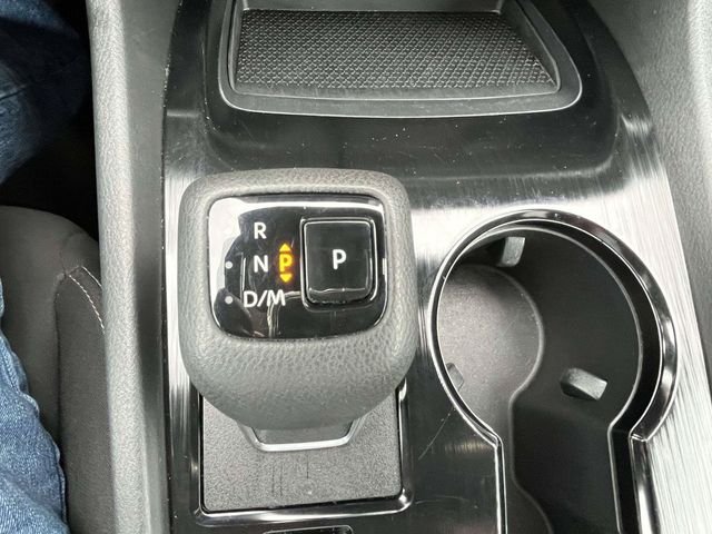 Used 2023 White Nissan S image 18