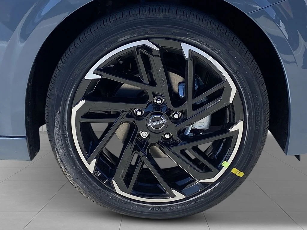 New 2026 Atlantic Gray Metallic Nissan SR image 5