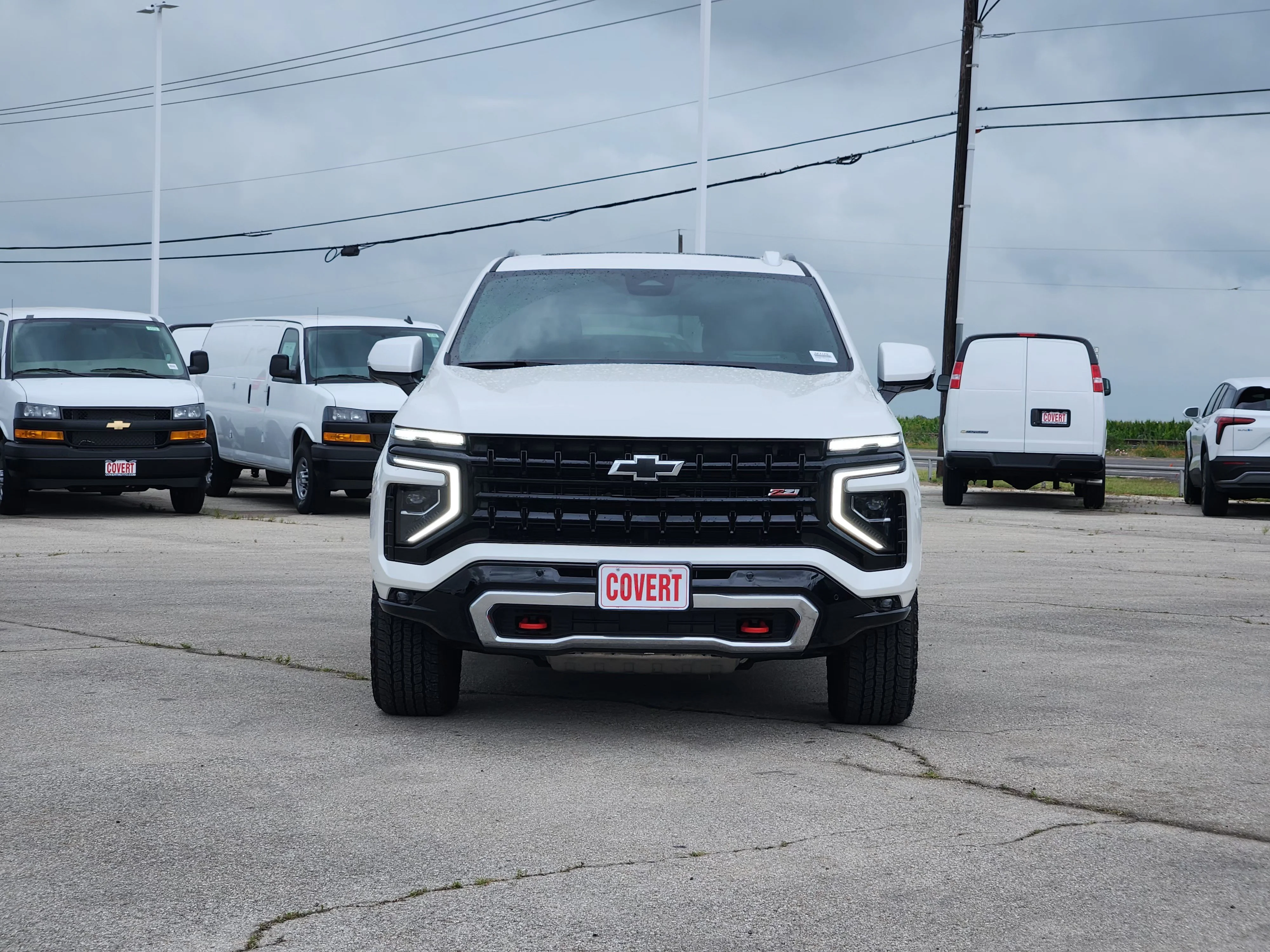 Used 2025 Iridescent Pearl Tricoat Chevrolet Z71 image 2