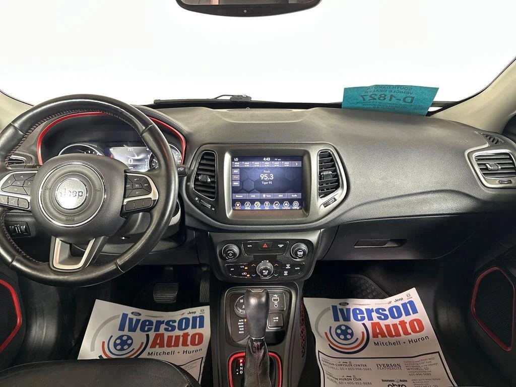 Used 2018 Redline Pearlcoat Jeep Trailhawk image 29