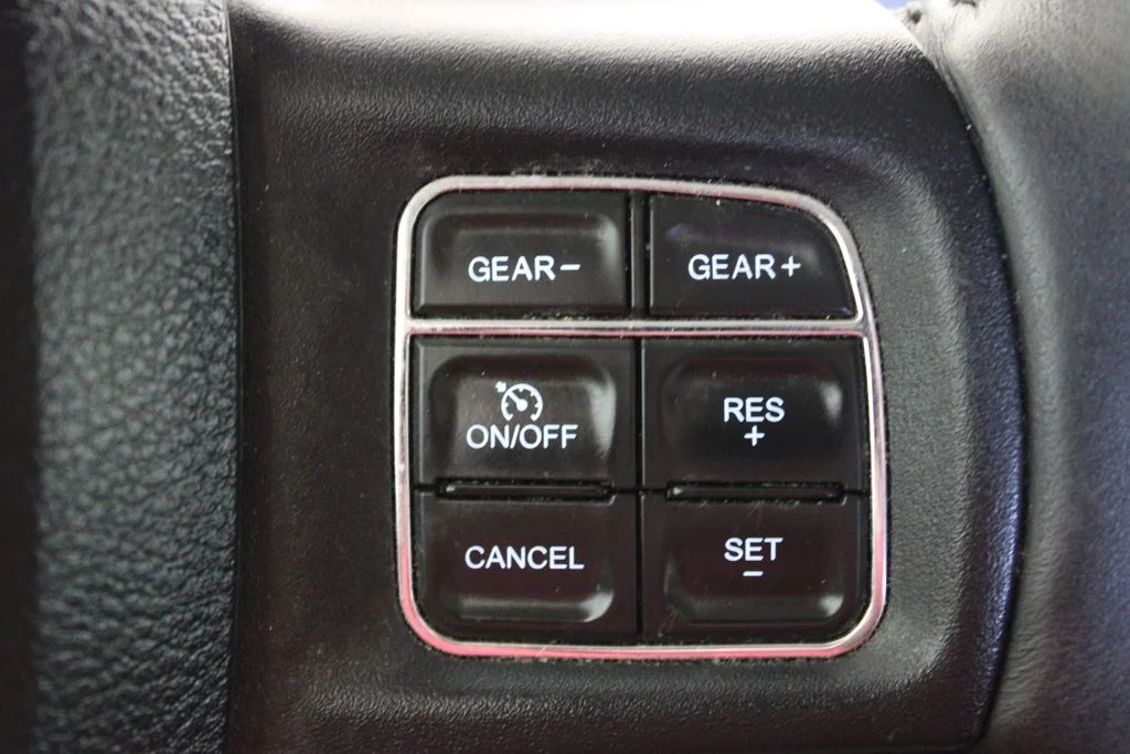 Used 2016 Brilliant Black Crystal Pearlcoat Ram Big Horn image 21
