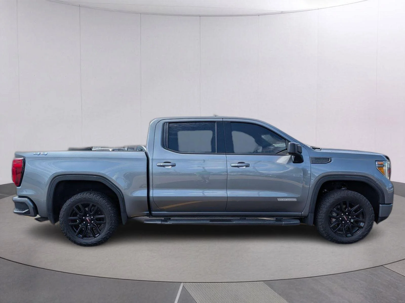 Used 2022 Satin Steel Metallic GMC Elevation image 6