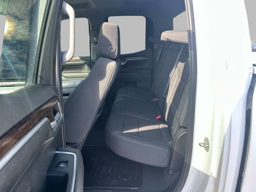 Used 2024 White GMC Elevation image 12