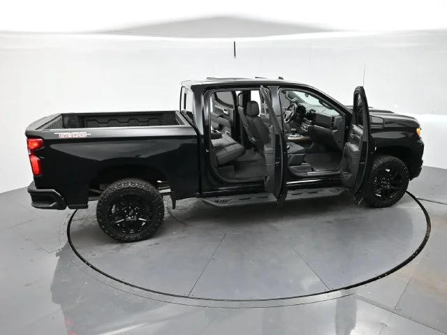 Used 2022 BLACK Chevrolet LT Trail Boss image 45