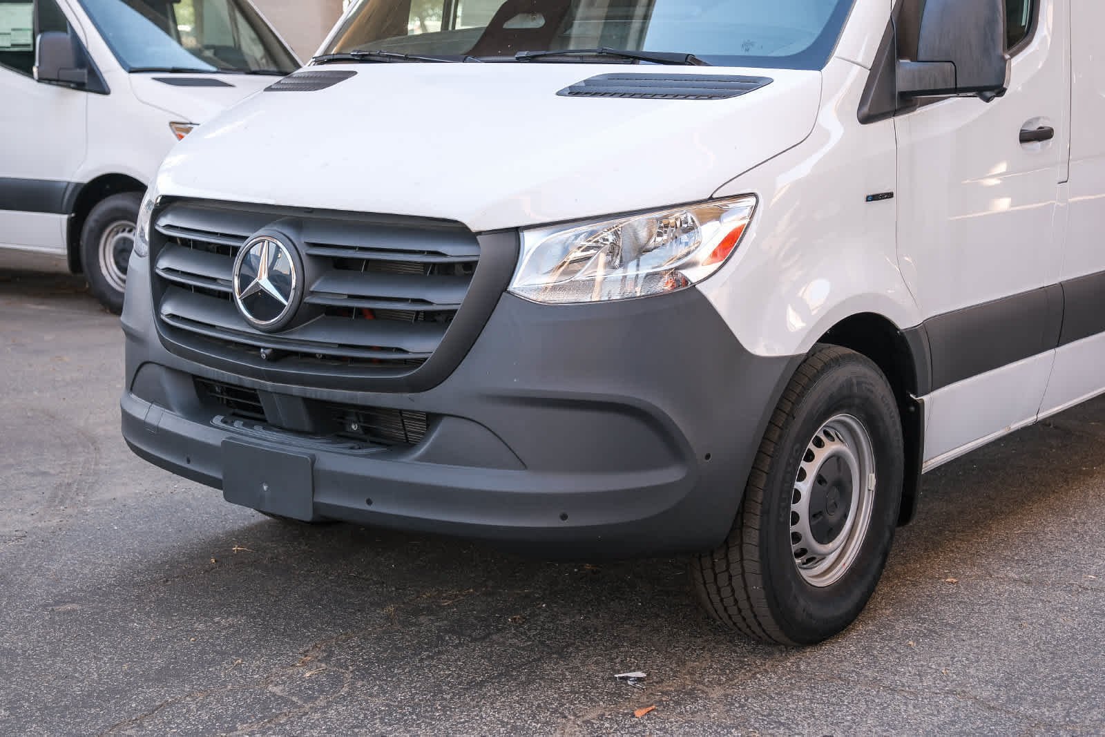 New 2025 Arctic White Mercedes-Benz Cargo 170 WB High Roof RWD Electric Motor image 11