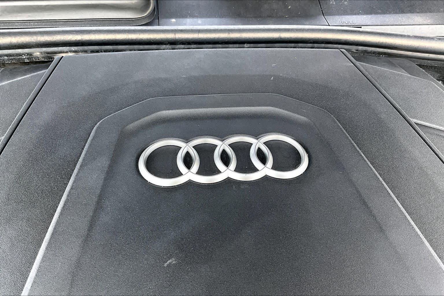 Used 2020 Navarra Blue Metallic Audi Prestige image 32