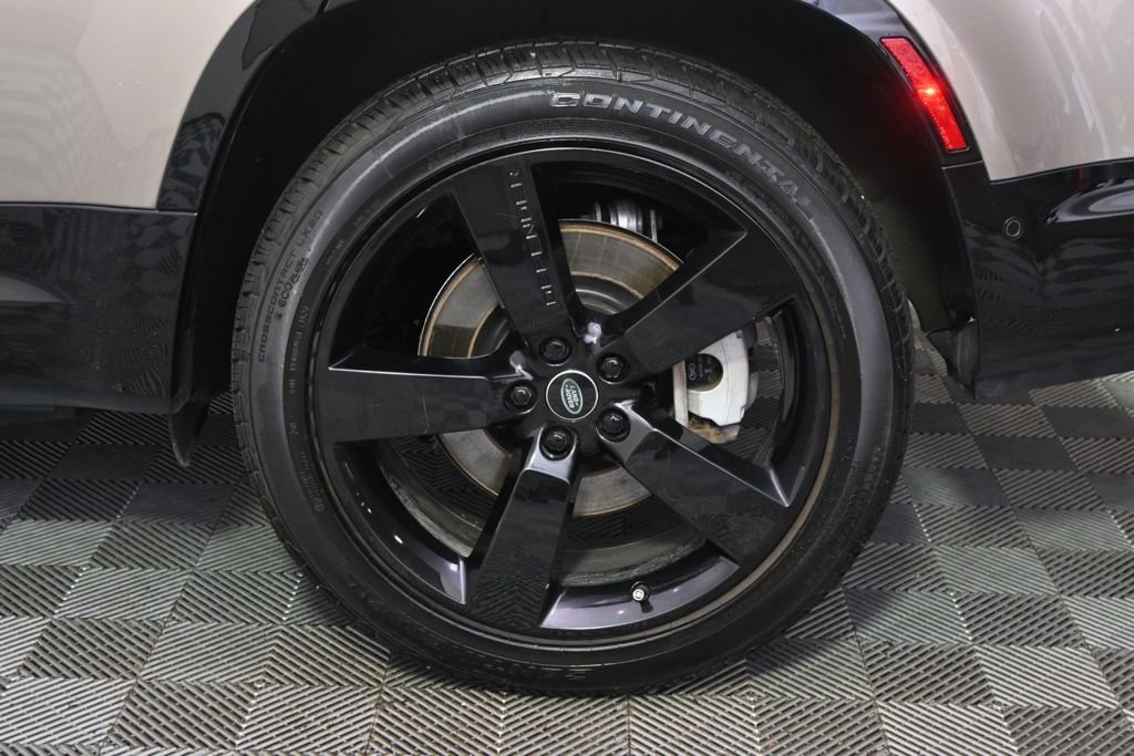 Used 2023  Land Rover X-Dynamic SE image 18
