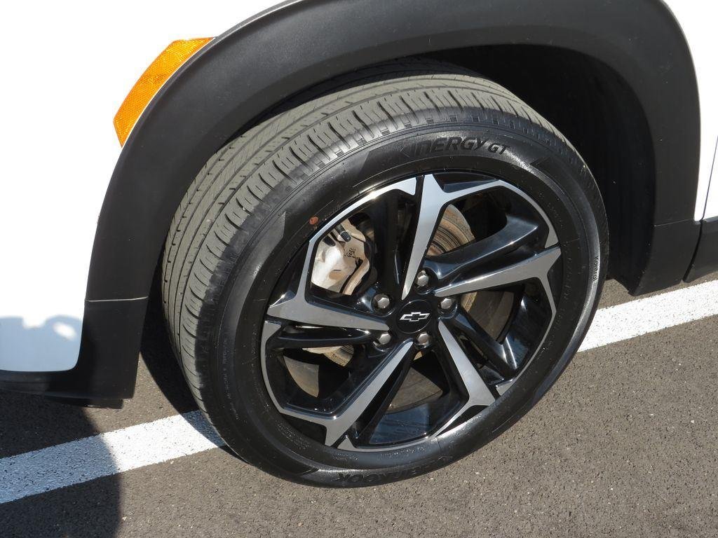 Used 2022 Summit White Chevrolet RS image 19