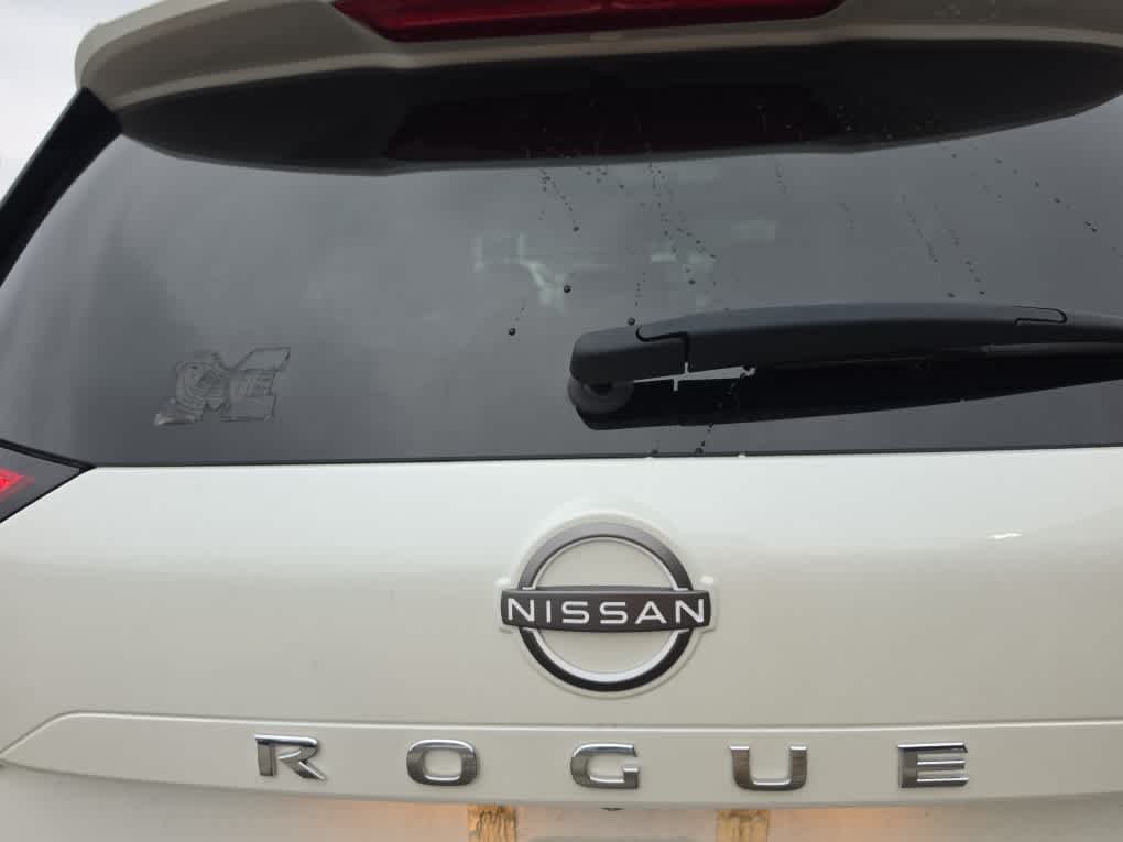 Certified Used 2023 Pearl White Tricoat Nissan SL image 15
