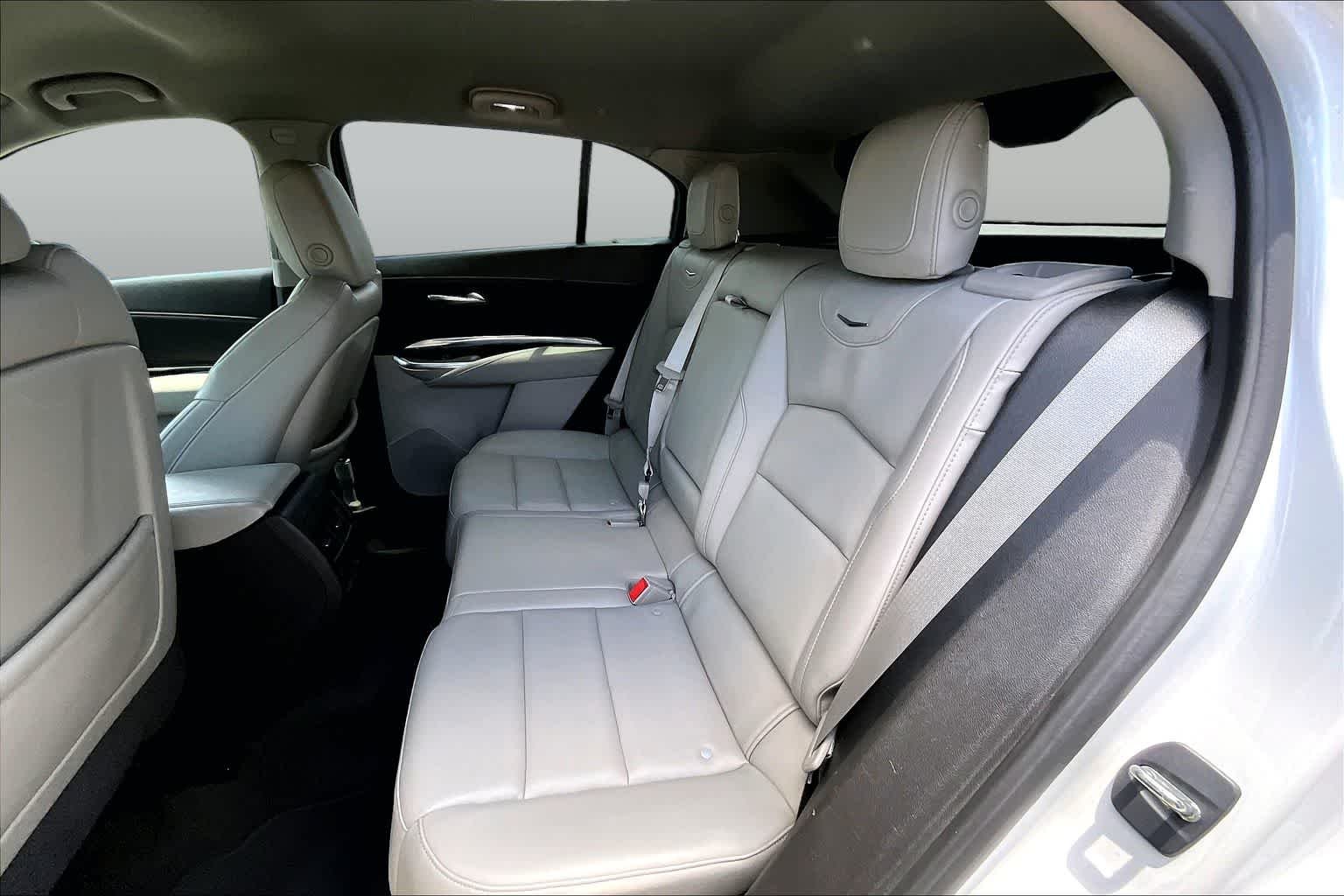 Used 2023 Crystal White Tricoat Cadillac FWD Luxury image 21