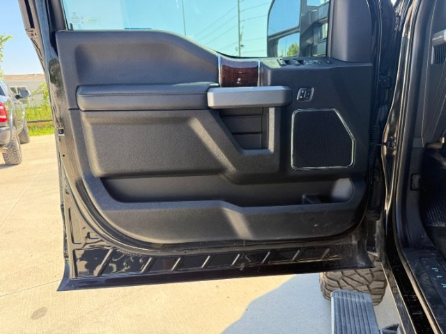 Used 2017 Black Ford Platinum image 23