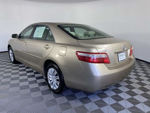 Used 2009 Beige Toyota LE image 6
