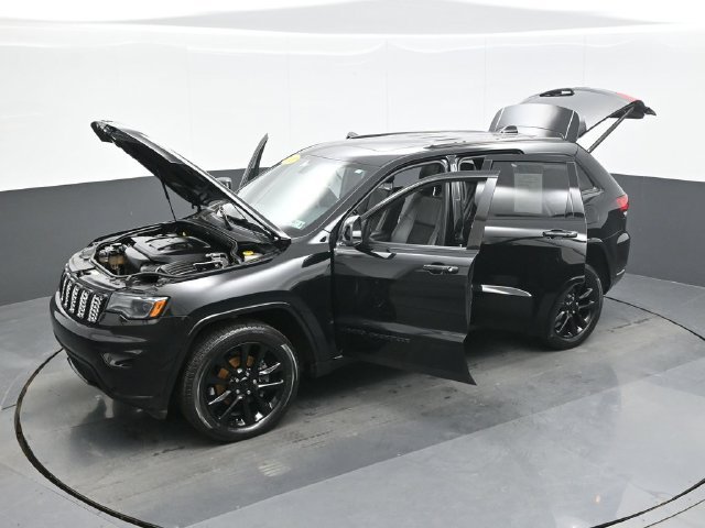 Used 2020 Black Jeep Altitude image 28
