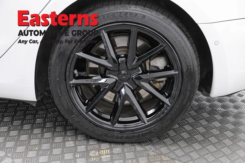 Used 2019 White Tesla Standard Range Plus image 27