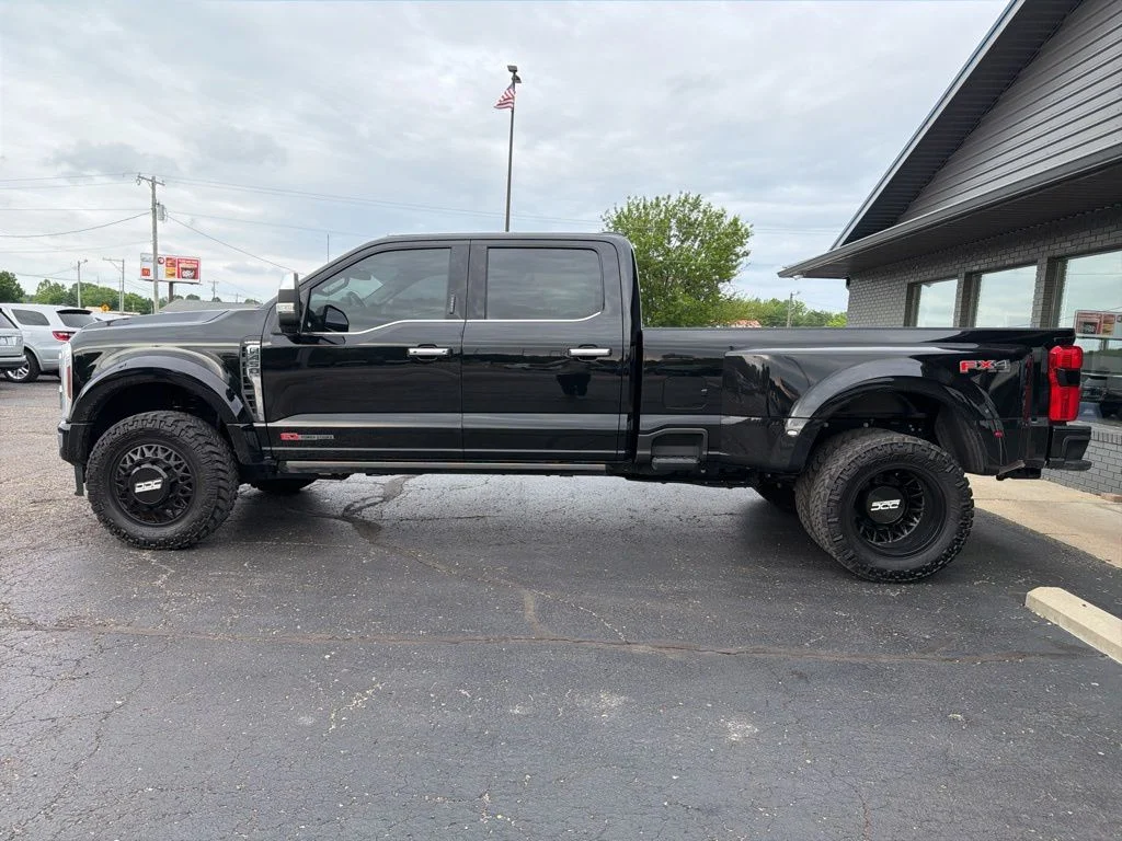 Used 2024 Black Ford Limited image 3