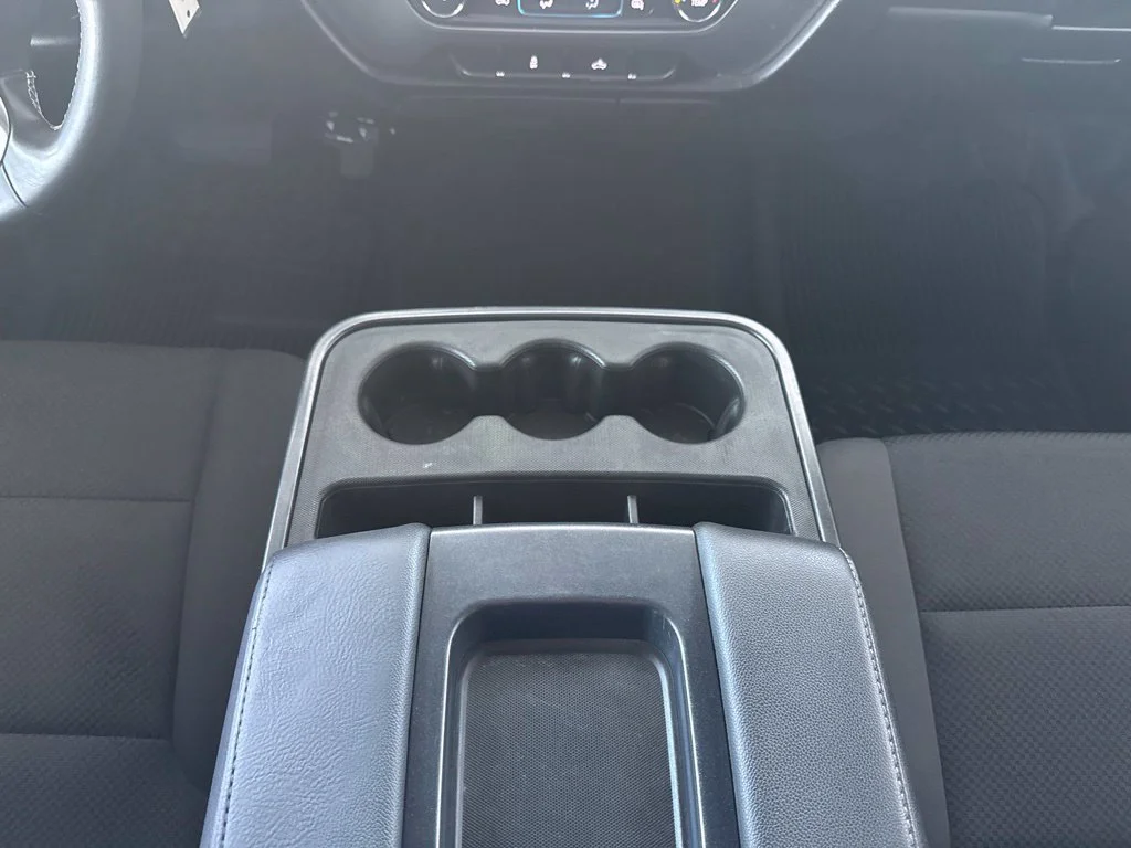 Used 2017 SUMMIT WHITE Chevrolet LT image 23