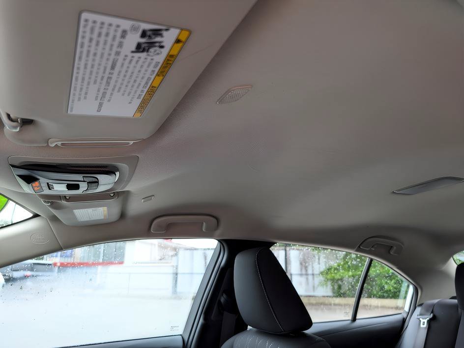 Used 2024 Ice Toyota LE image 23