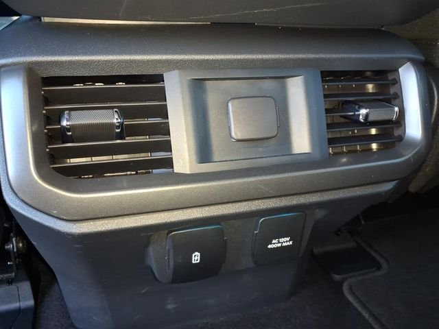 Used 2024 Black Ford XLT image 17