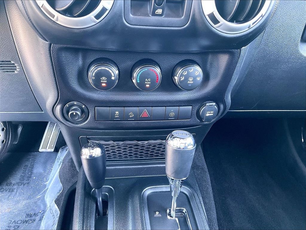 Used 2018 Gray Jeep Unlimited Sahara image 12