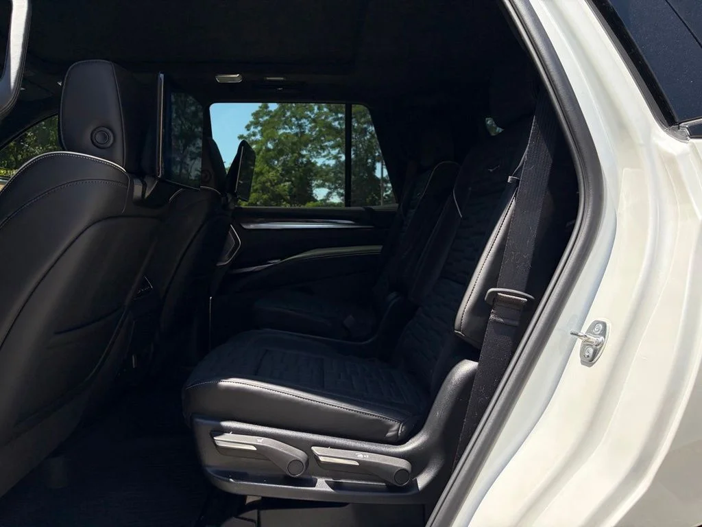 Used 2025 White Cadillac V-Series image 16