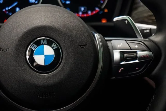 Used 2018 Blue BMW sDrive28i image 14