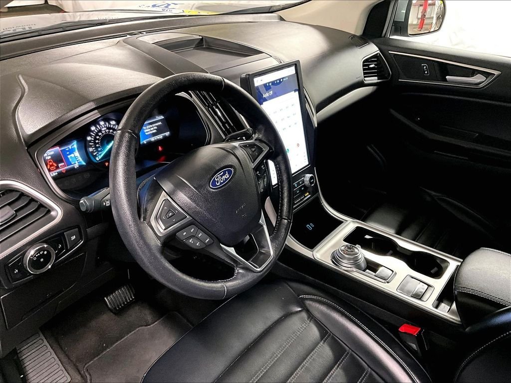 Used 2024 Silver Ford SEL image 8