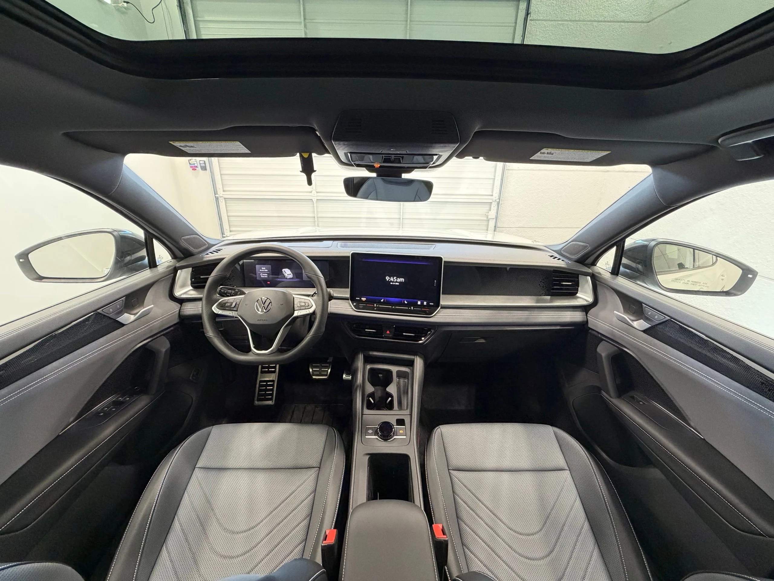 New 2026 White Volkswagen 2.0T SE R-Line Black image 31