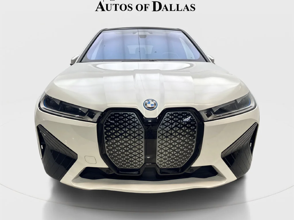 Used 2023 White BMW M60 image 4