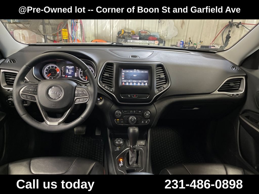 Used 2019 White Jeep Latitude Plus image 18
