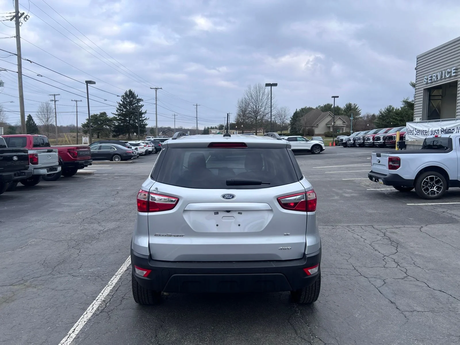 Used 2022 Silver Metallic Ford SE image 6