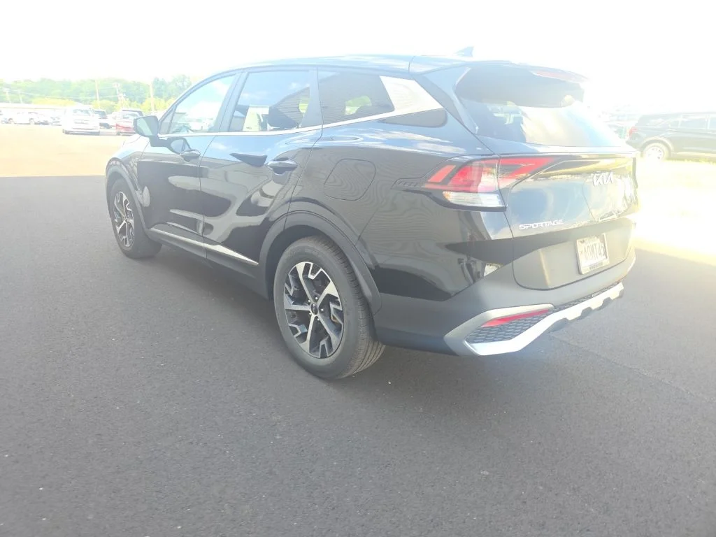 Used 2023 Black Kia EX image 6