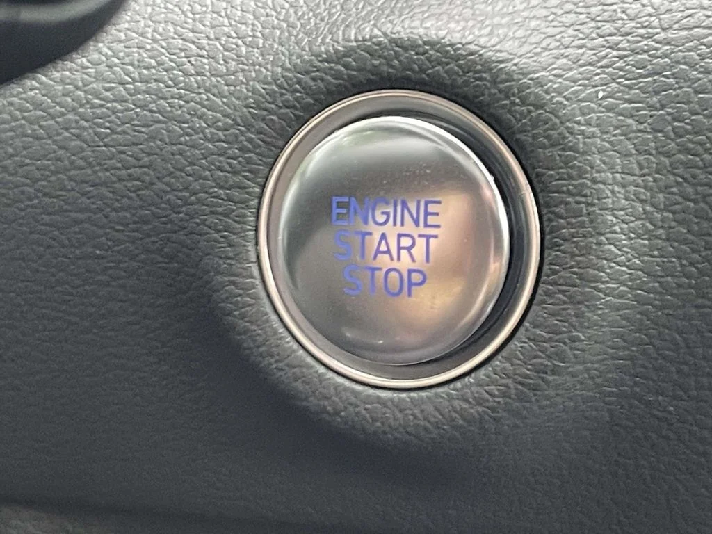 Used 2023 Silver Hyundai SEL Plus image 24