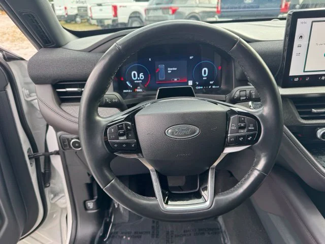 Used 2025 White Ford Platinum image 18