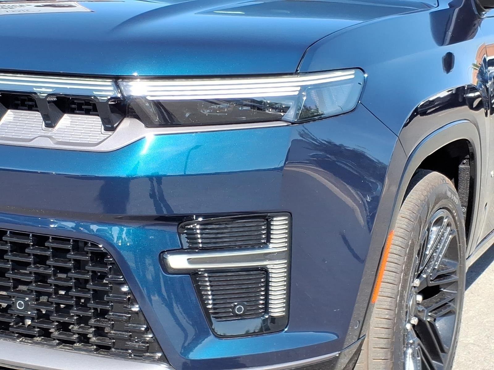 New 2026 Fathom Blue Pearl-Coat Exterior Paint (Late Availability) Jeep Limited Reserve image 16