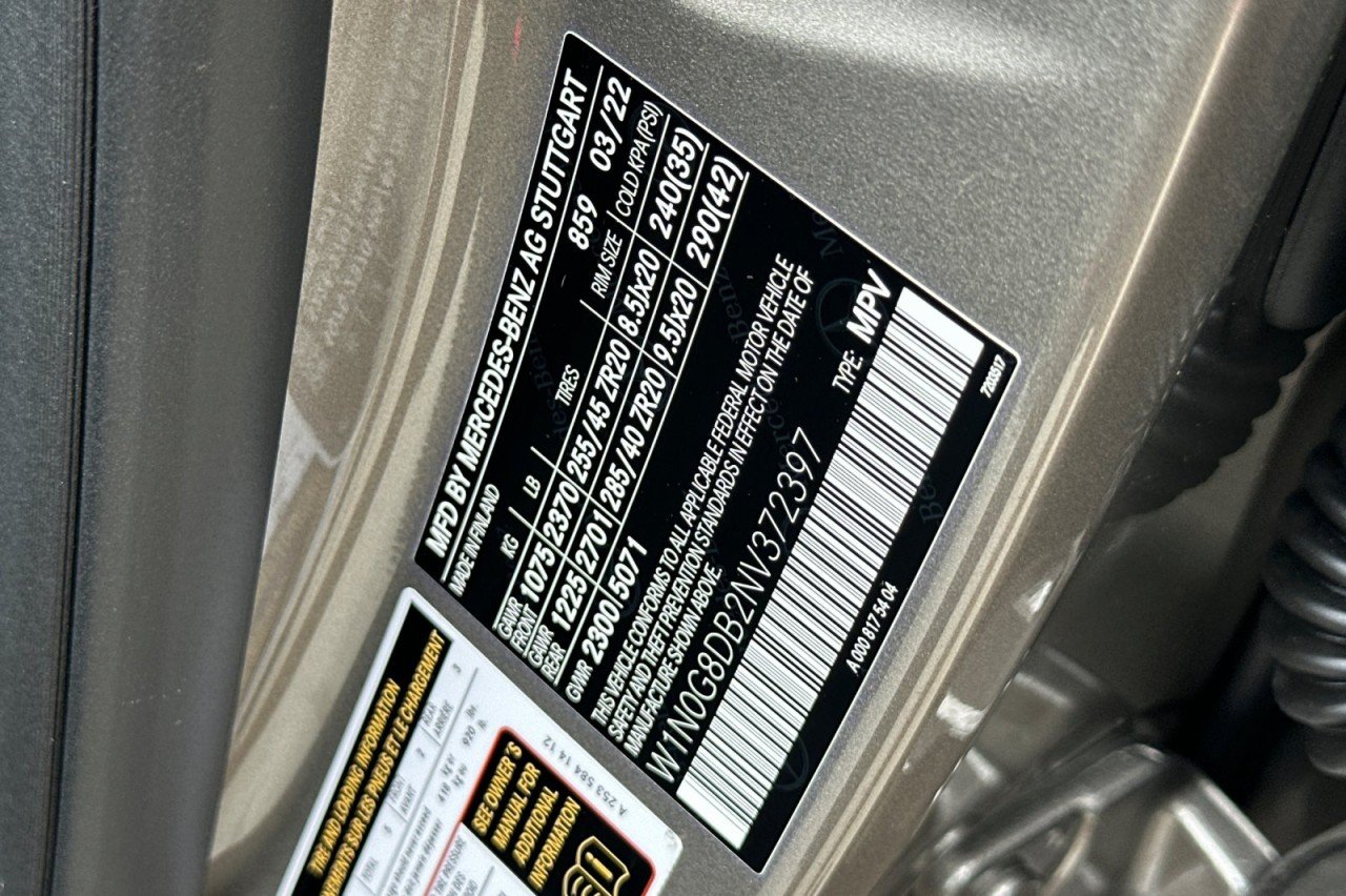Used 2022 Mojave Silver Metallic Mercedes-Benz GLC 300 image 28