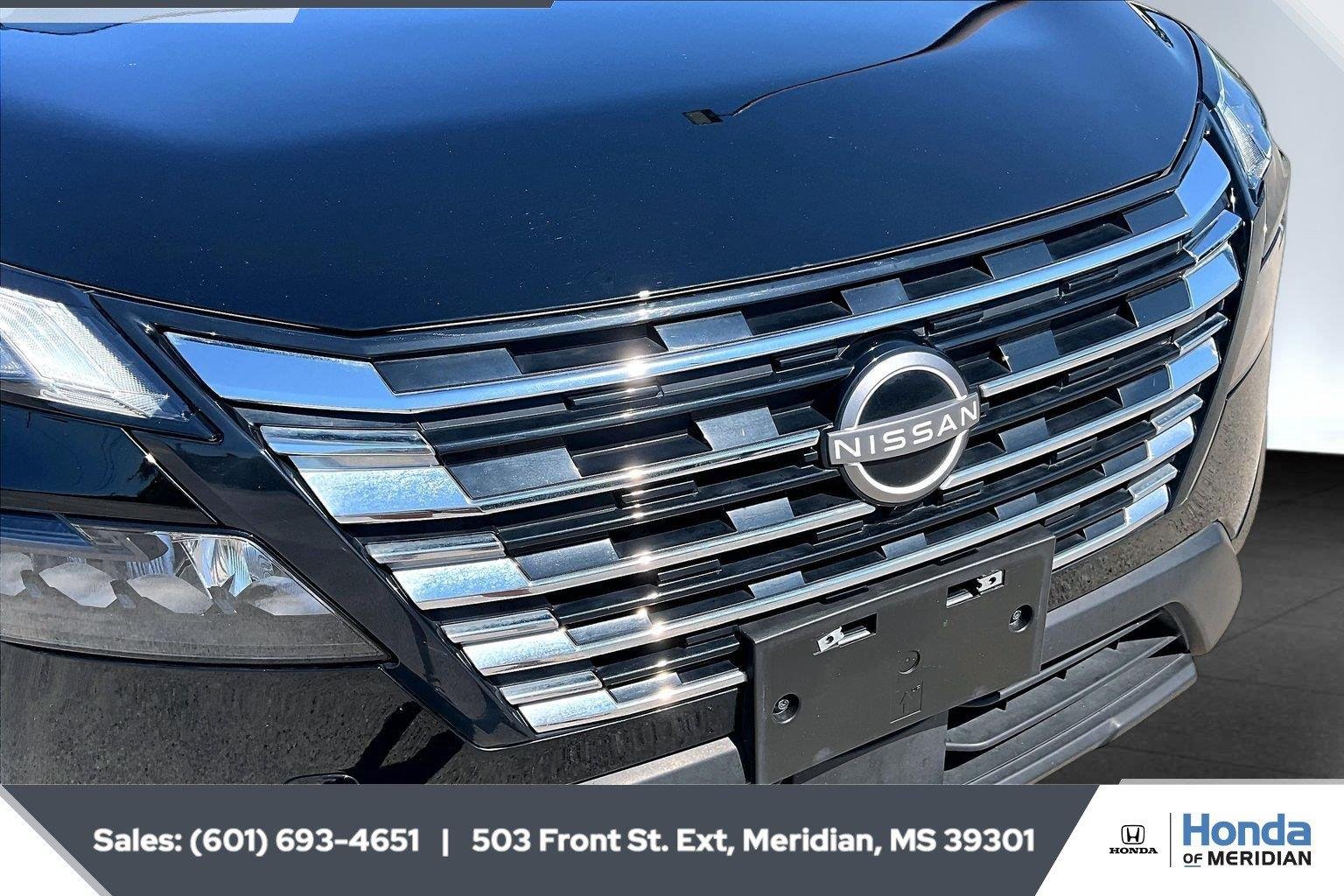 Used 2025 Super Black Nissan SV image 18