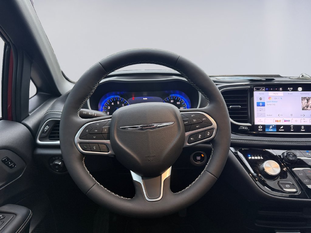 2026 Chrysler Pacifica Select - Photo 15