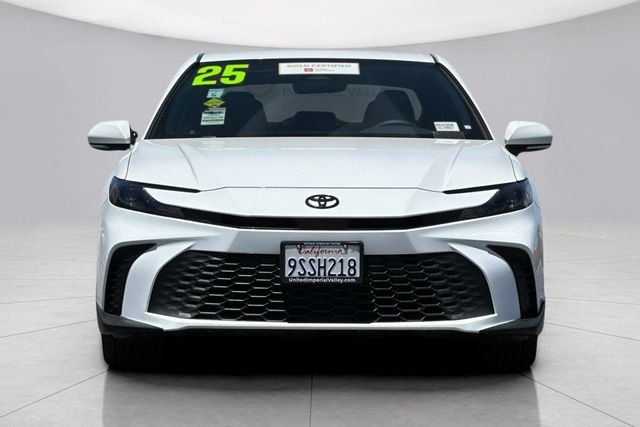 Used 2025 White Toyota SE image 9