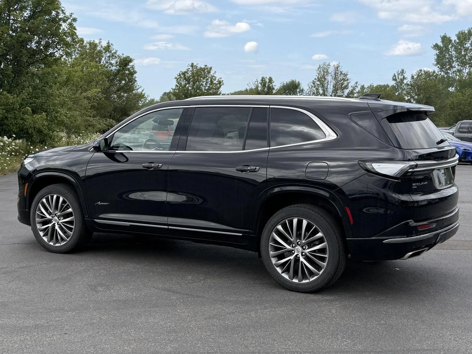 Used 2025 Ebony Twilight Metallic Buick Avenir image 5