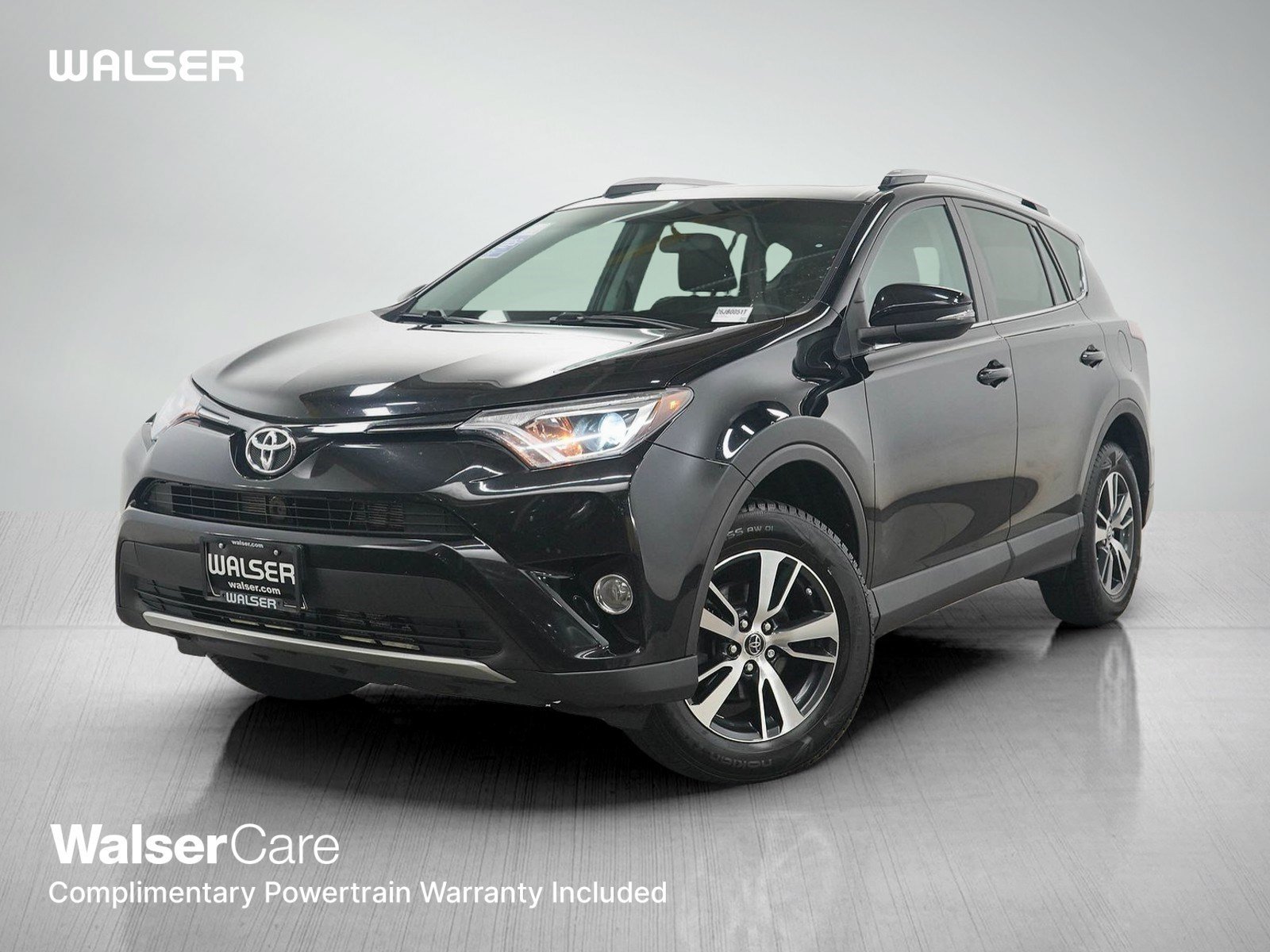 Used 2016 Black Toyota AWD 4dr XLE image 1