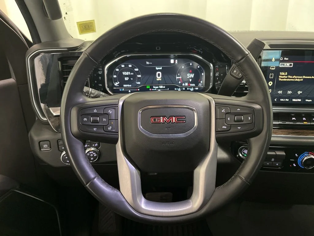Used 2023 Silver GMC Elevation image 4