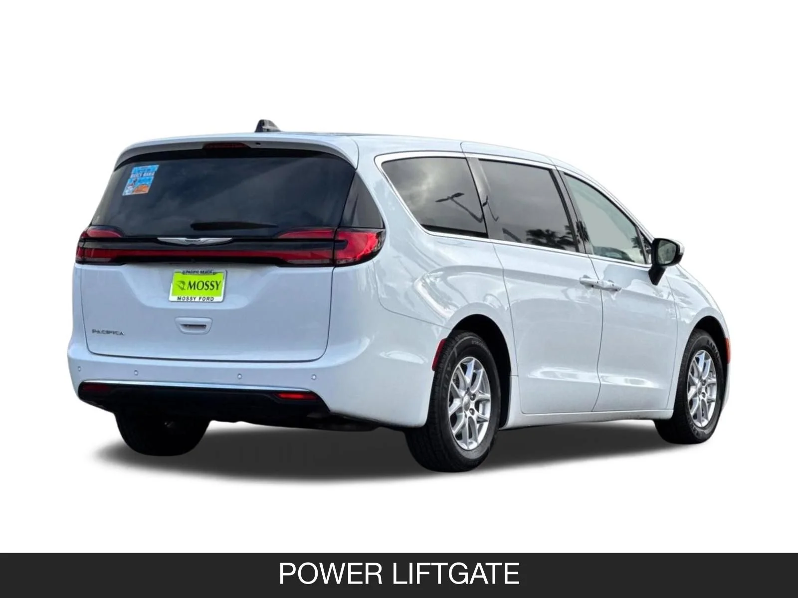 Used 2023 Bright White Clearcoat Chrysler Touring L image 6