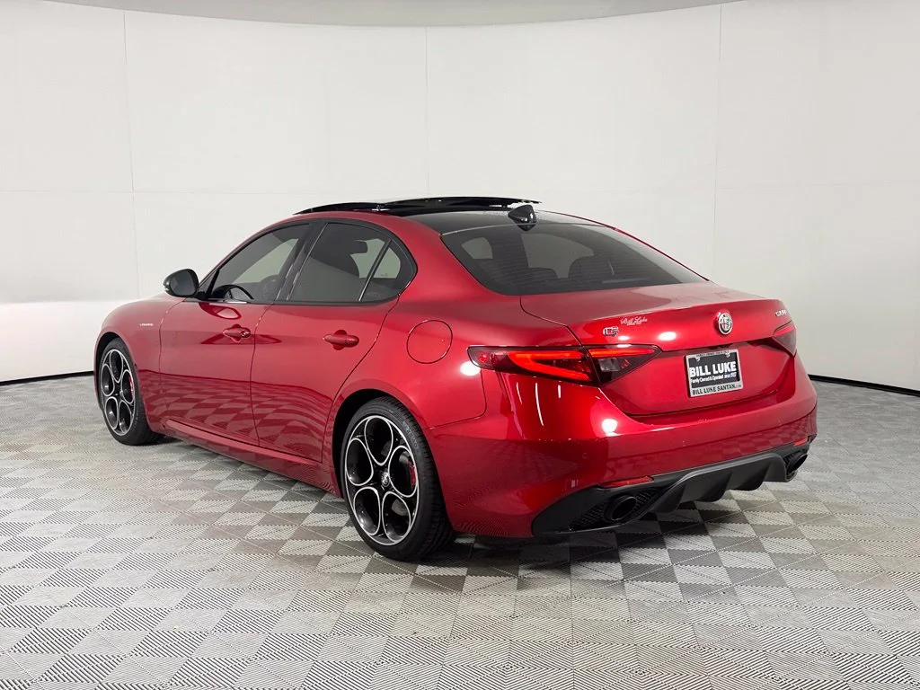 Certified Used 2023  Alfa Romeo Veloce image 9