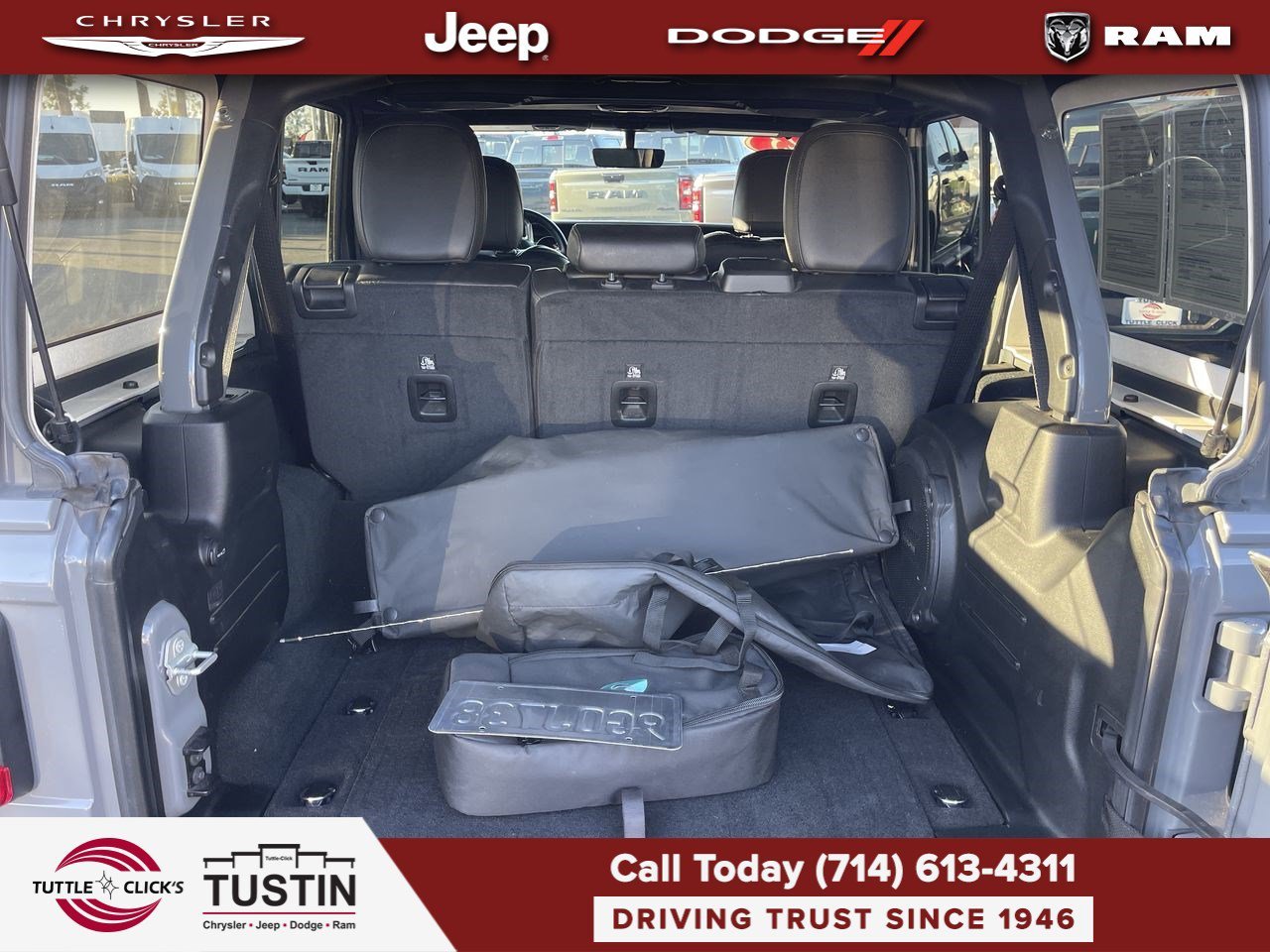 Used 2023 Sting-Gray Clearcoat Jeep Rubicon image 27