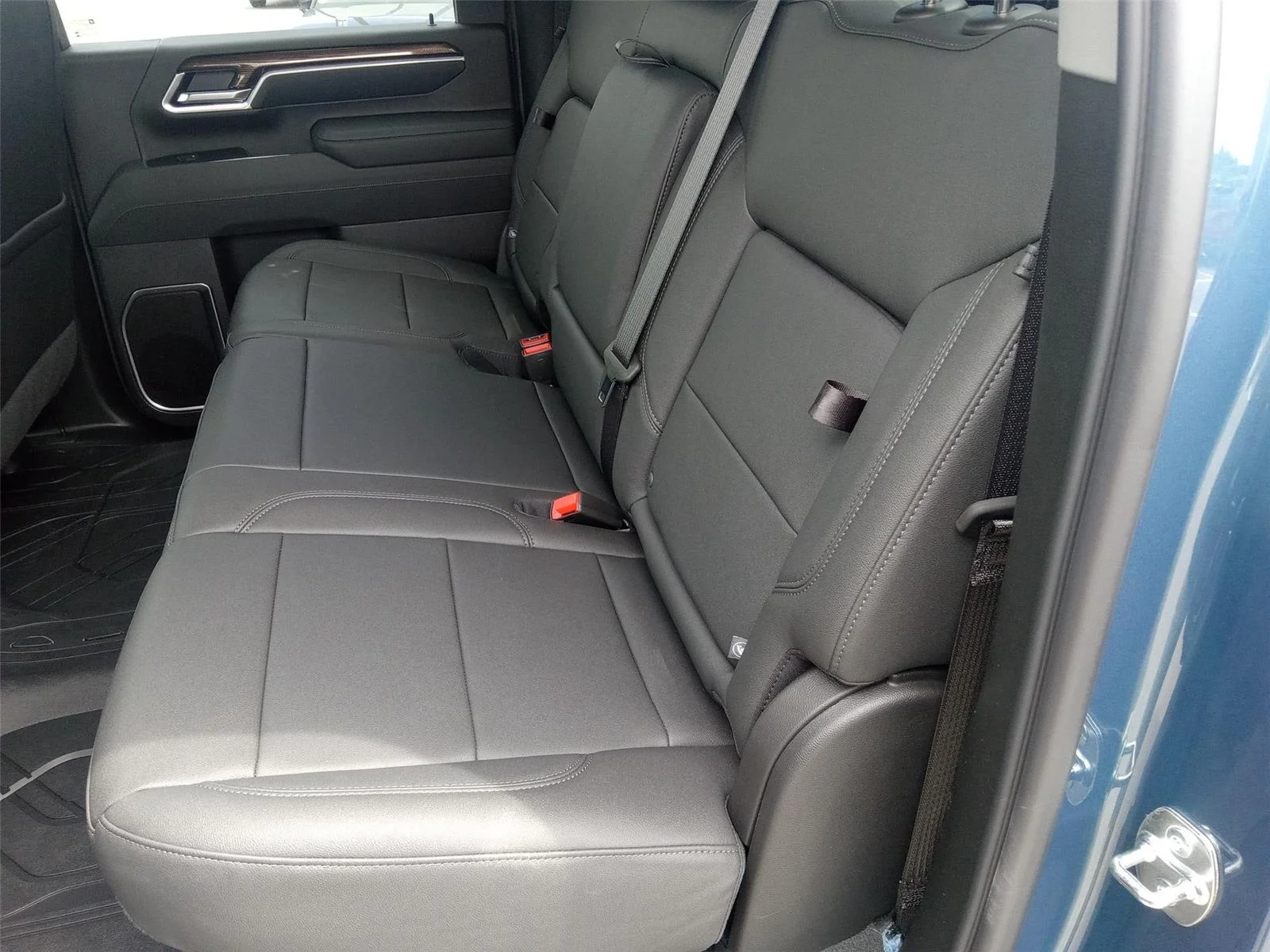 New 2026 Lakeshore Blue Metallic Chevrolet LT image 11