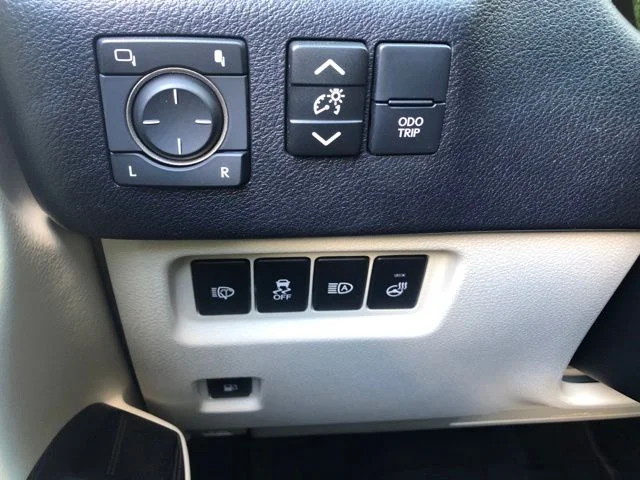 Used 2021 Onyx Black Lexus 460 image 26