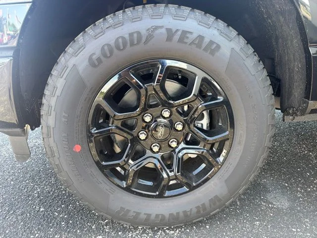 New 2026 Agate Black Metallic Ford XLT image 10