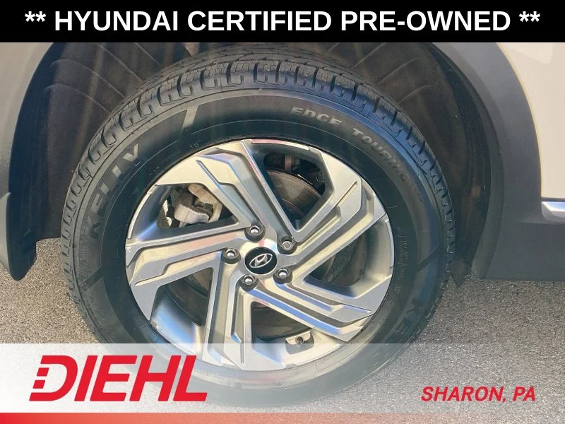 Used 2023 White Hyundai SEL image 9