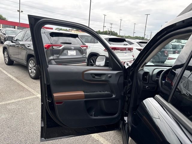 Used 2023 Black Ford Outer Banks image 6