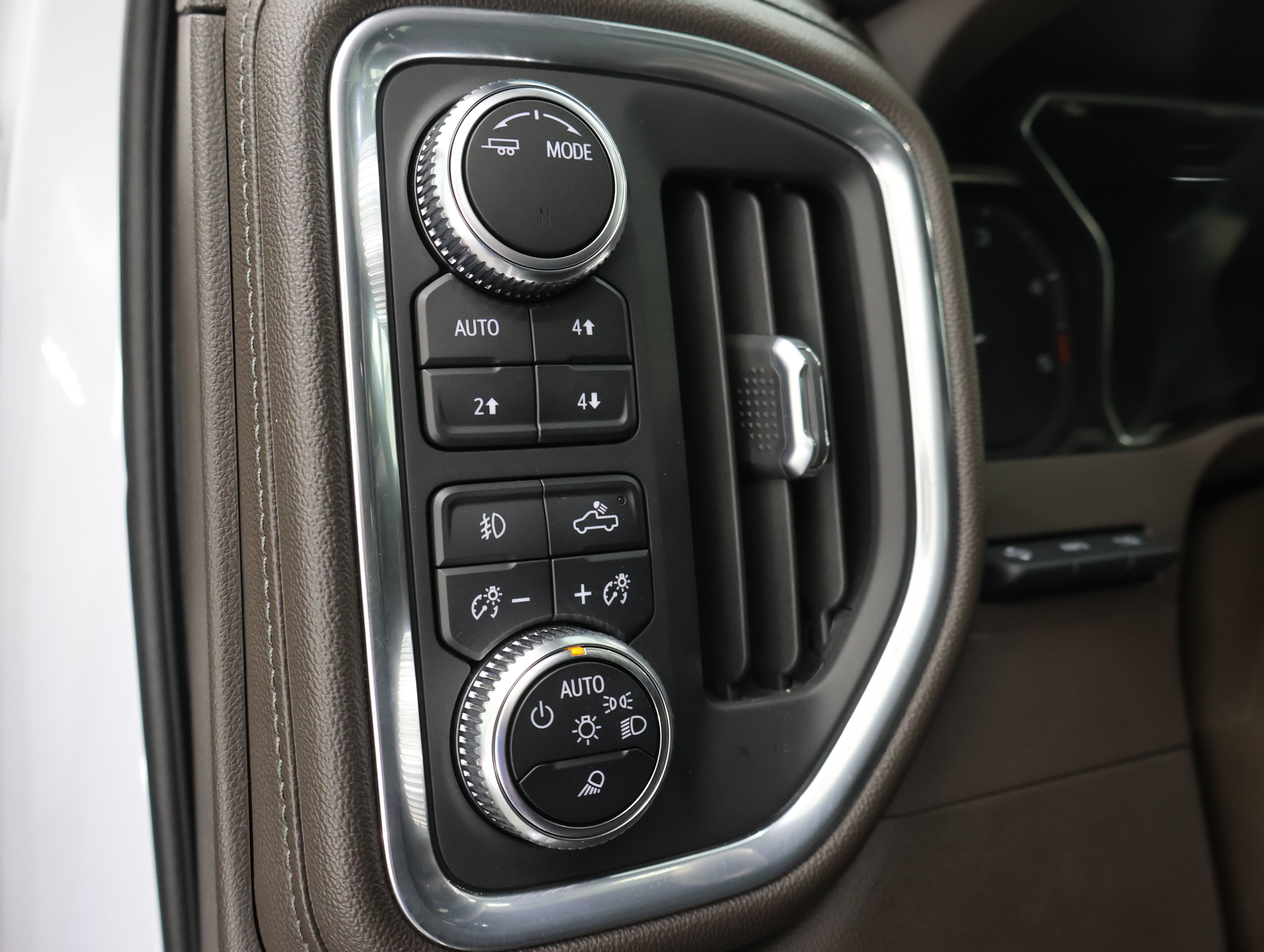 Used 2022 White Frost Tricoat GMC 4x4 Crew Cab Denali DRW: CREW-LONG-DRW-DENALI ULTIMATE-NAV-MOON-360 CAM-DIESEL-1 OWNER image 54